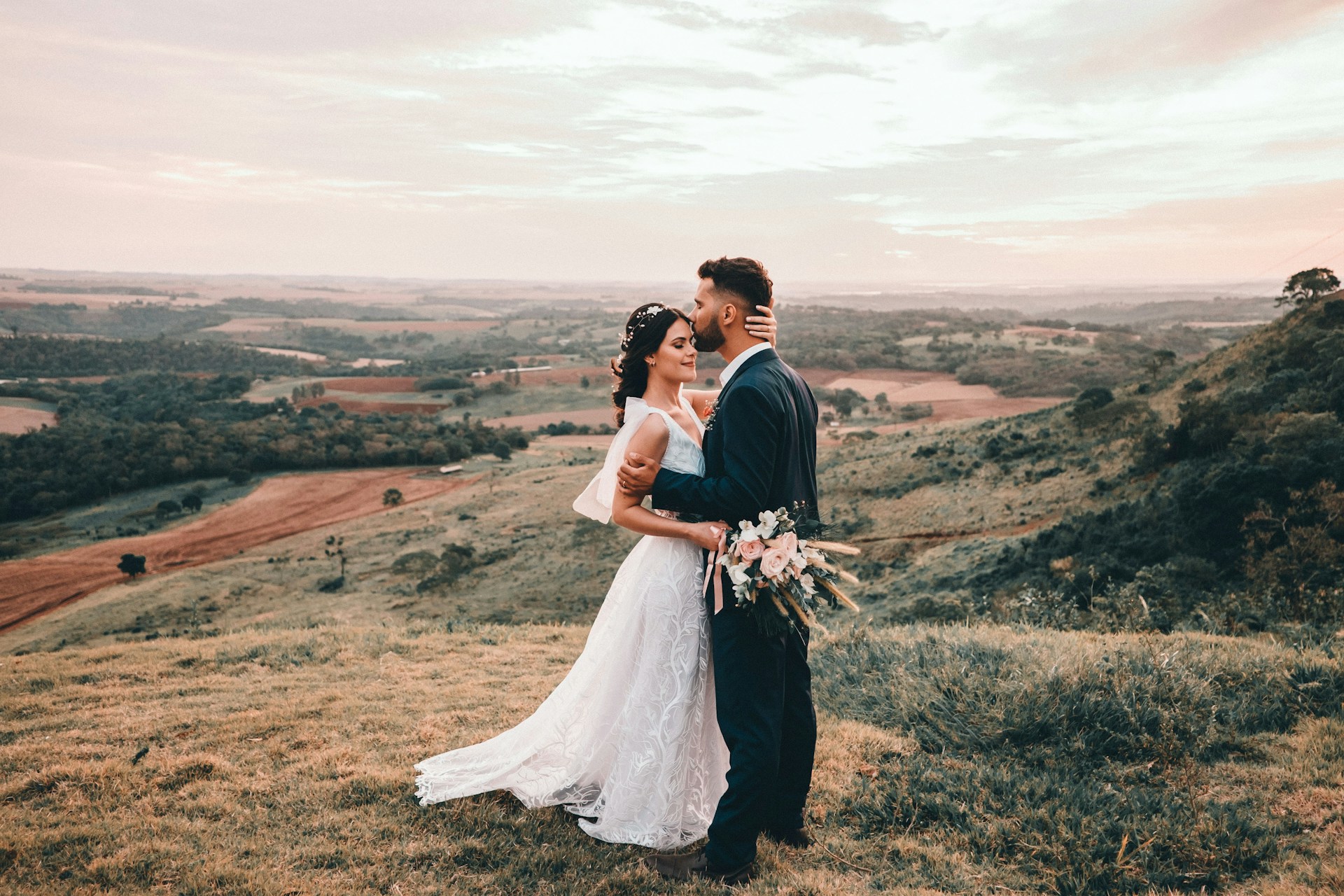 Alternatives to an Expensive Wedding