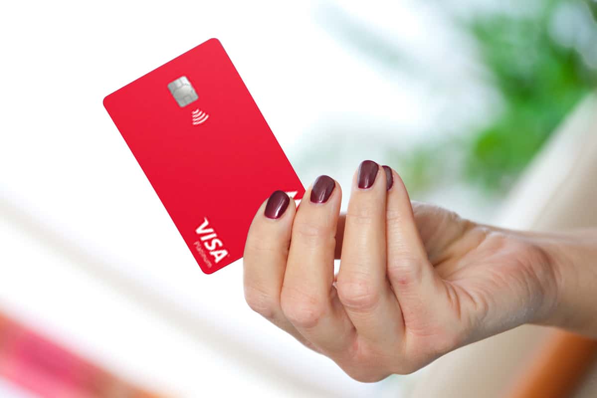 Debit Card vs Credit Card: Which Is Safer for Everyday Purchases?